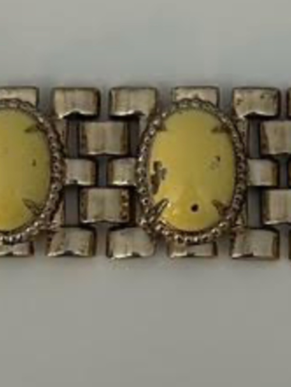 VINTAGE GOLD TONE LINK BRACELET YELLOW/GOLD CABACHONE LUCITE PANELS 6"